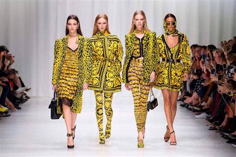 versace abbigliamento prezzi|what is versace couture.